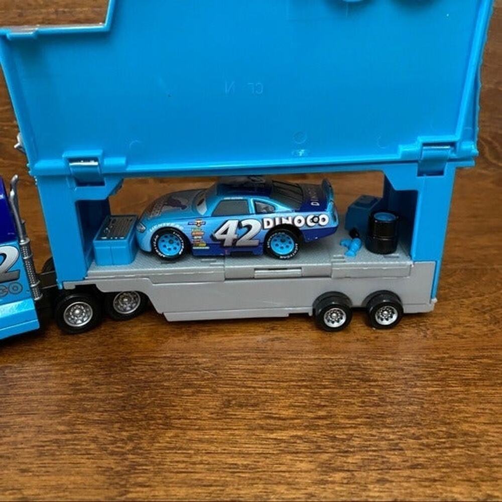 DISNEY PIXAR Cars Vintage Dinoco Cal Weathers Hauler Semi Truck 42 - Picture 3 of 9